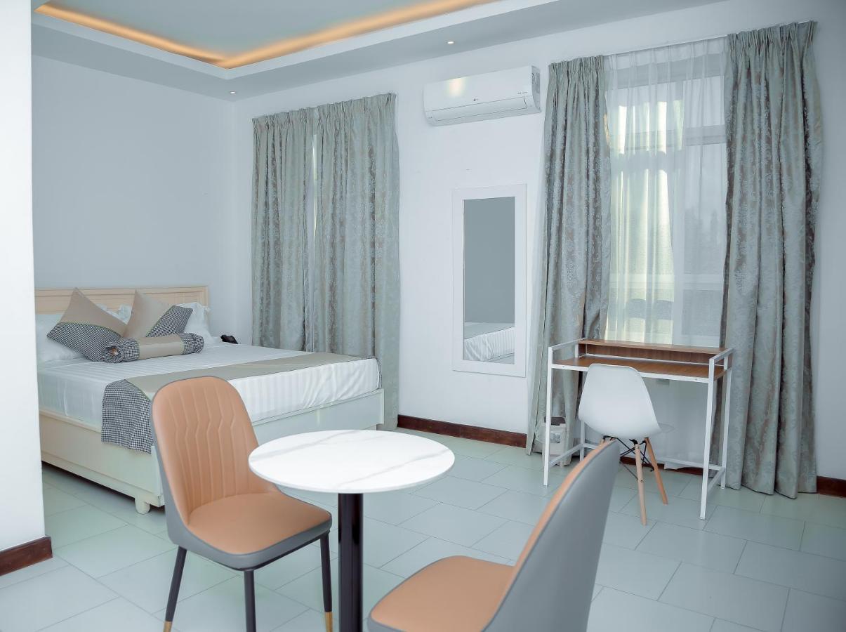 Hotel Amaranth Dar es Salaam Exteriör bild